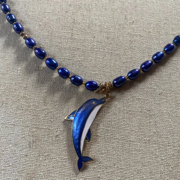VINTAGE 1990s Moonstone Indigo Blue Oval Bead DOLPHIN Pendant Collar Necklace - Picture 3 of 5